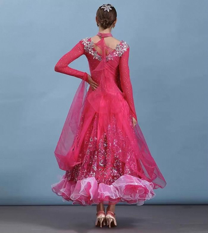 Бүжгийн даашинз /стандарт бүжгийн тэмцээний/