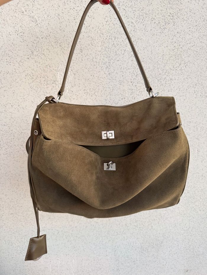 Бэлэн ногоон цүнх