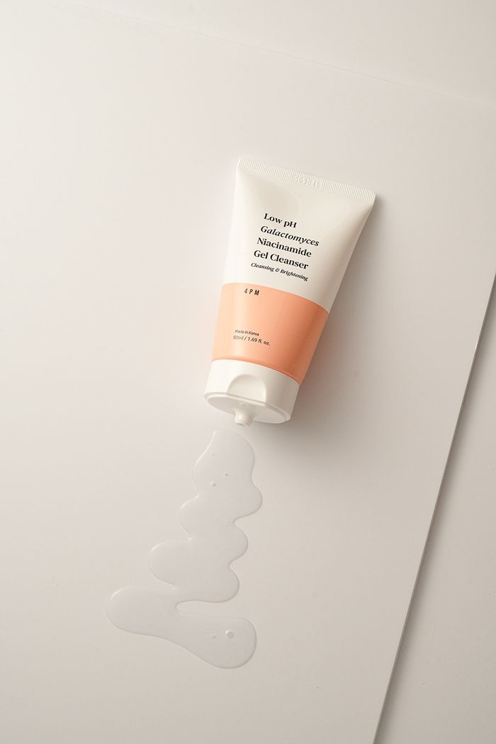 Low pH Niacinamide Gel Cleanser