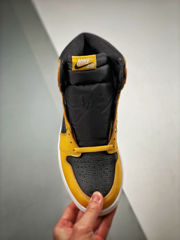 Air Jordan 1 High OG “Pollen”
