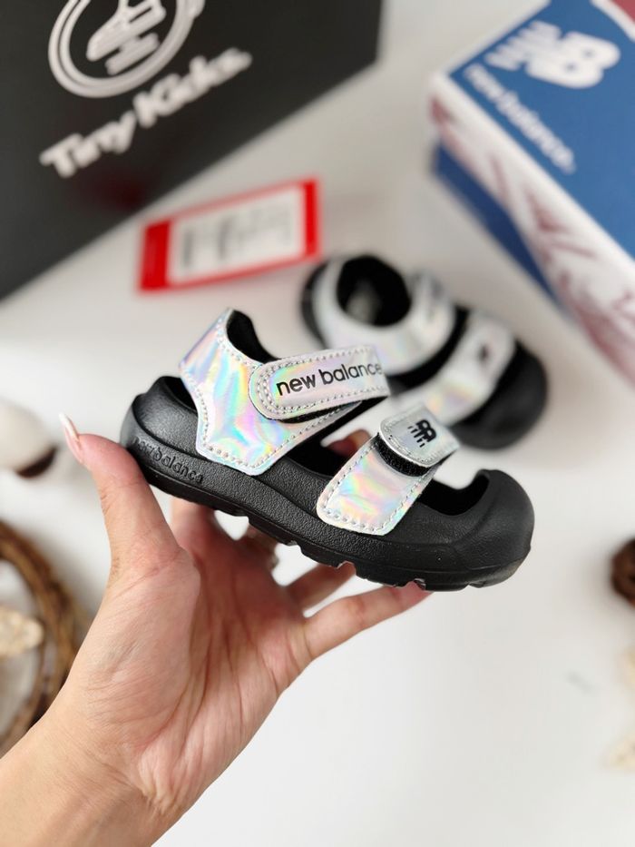 New Balance 809 Sandal Silver