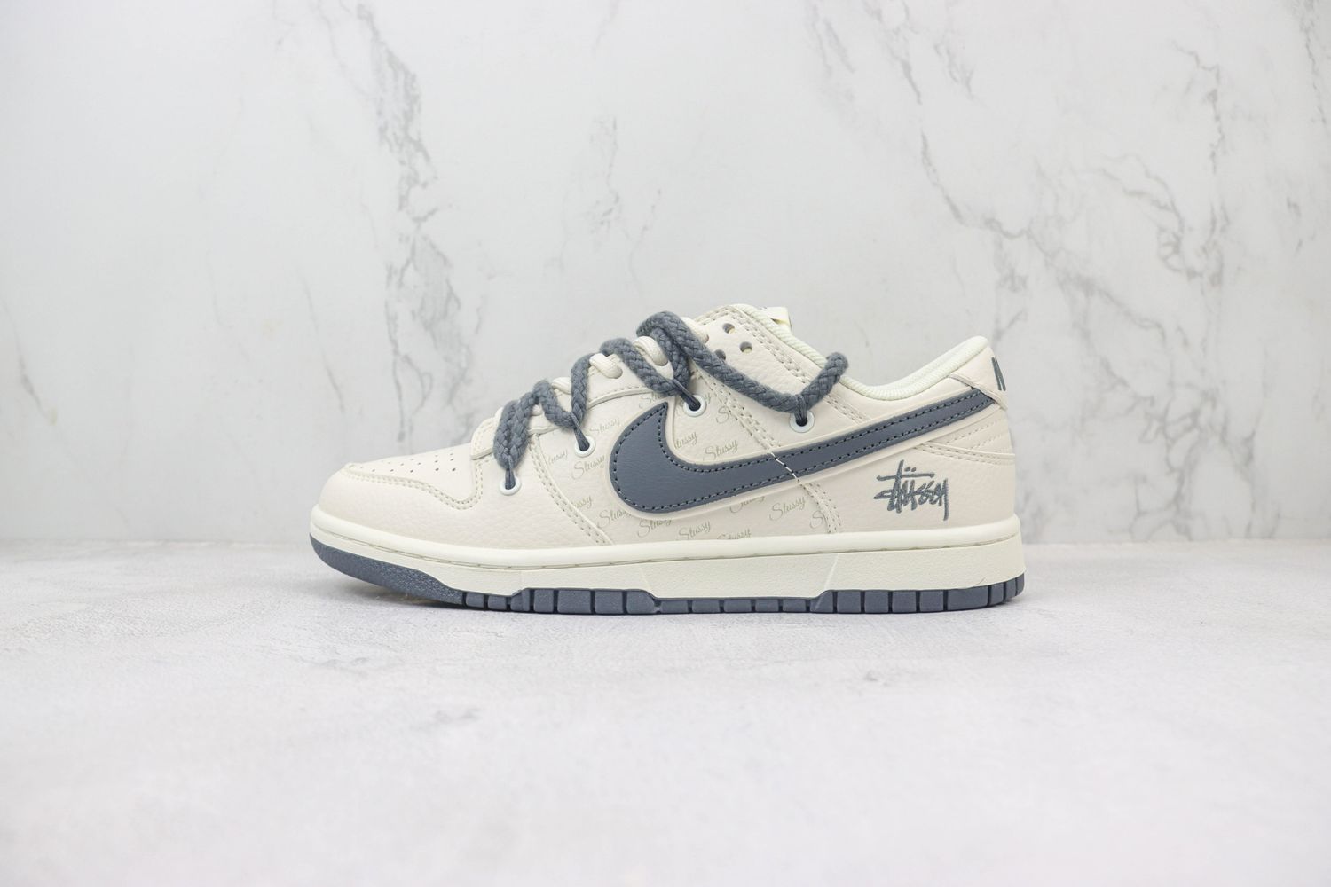 SB Dunk Low x Stussy 139
