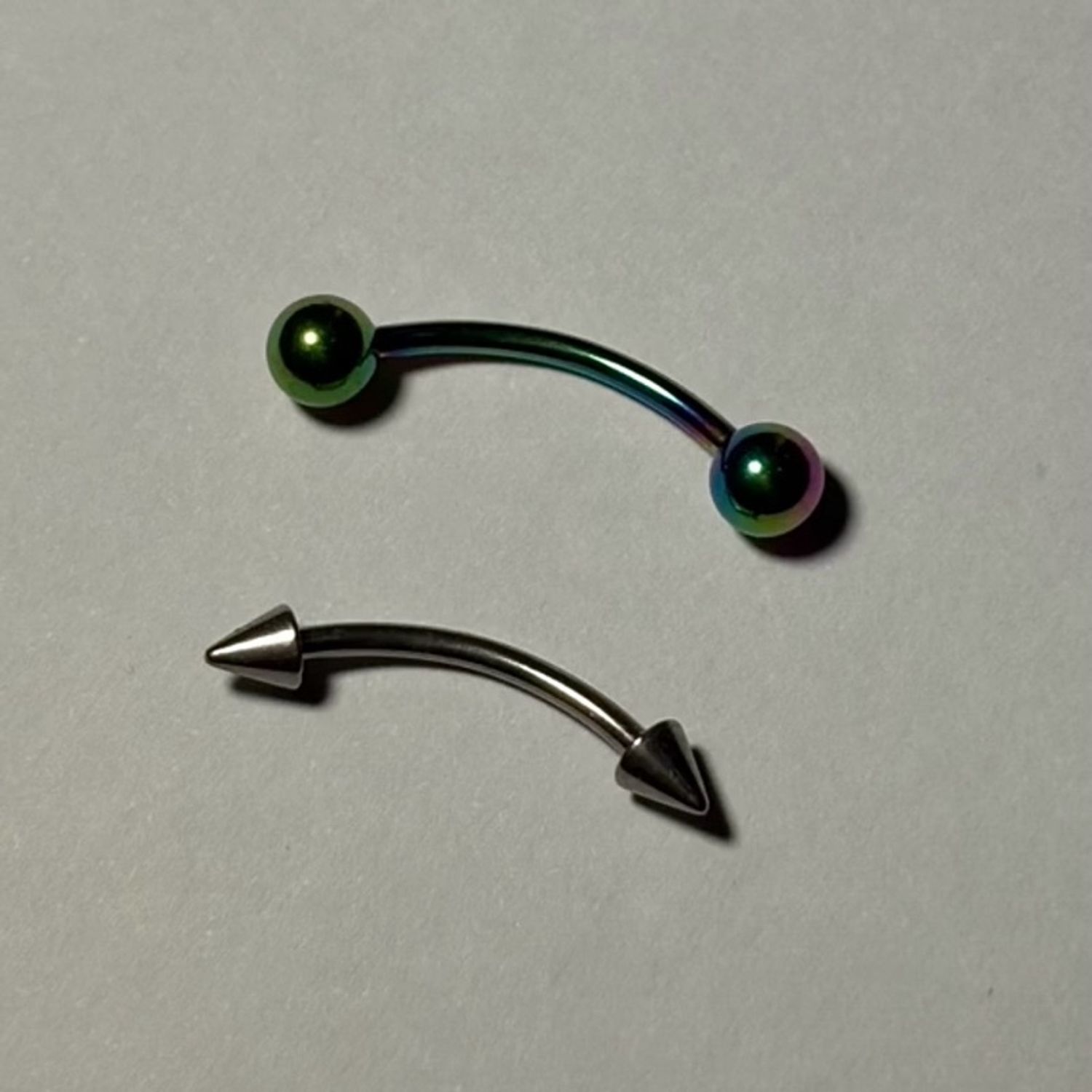 Хөмсөгний ээмэг