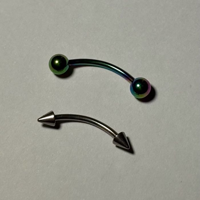 Хөмсөгний ээмэг