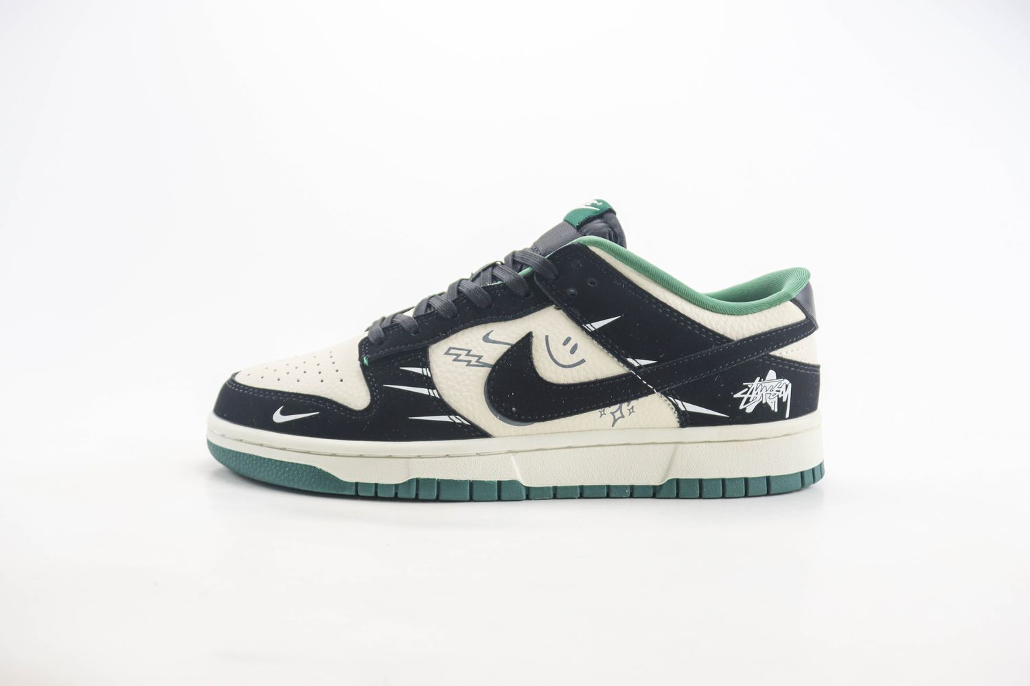 Nike SB Dunk Low Stussy
