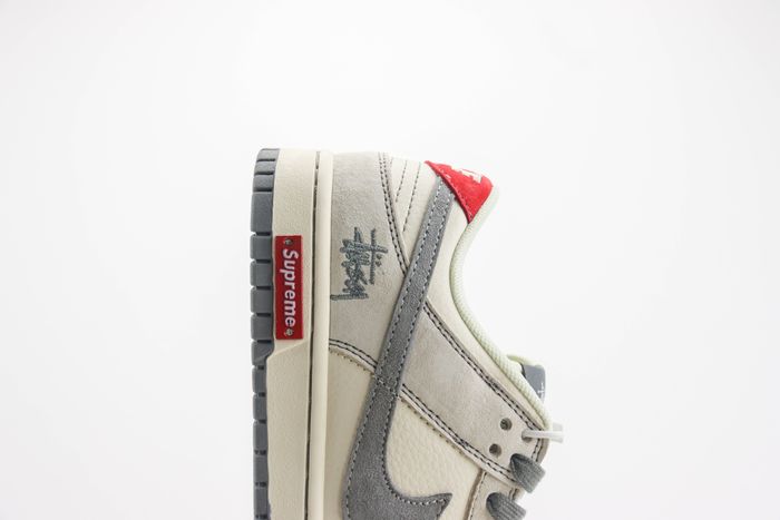 Nike SB Dunk Low x Stussy x supreme 06