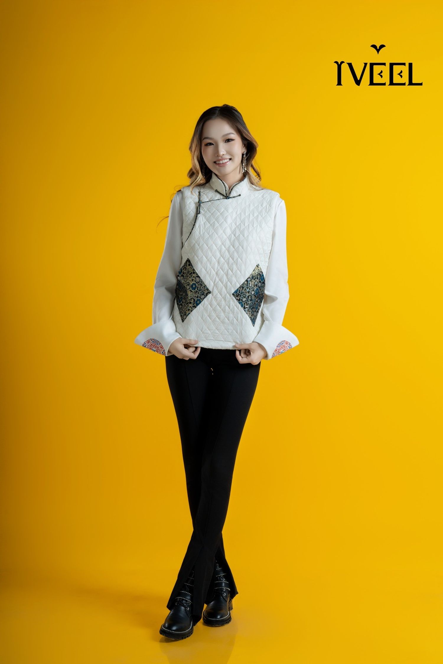 Гурвалжин халаастай ширмэл хантааз