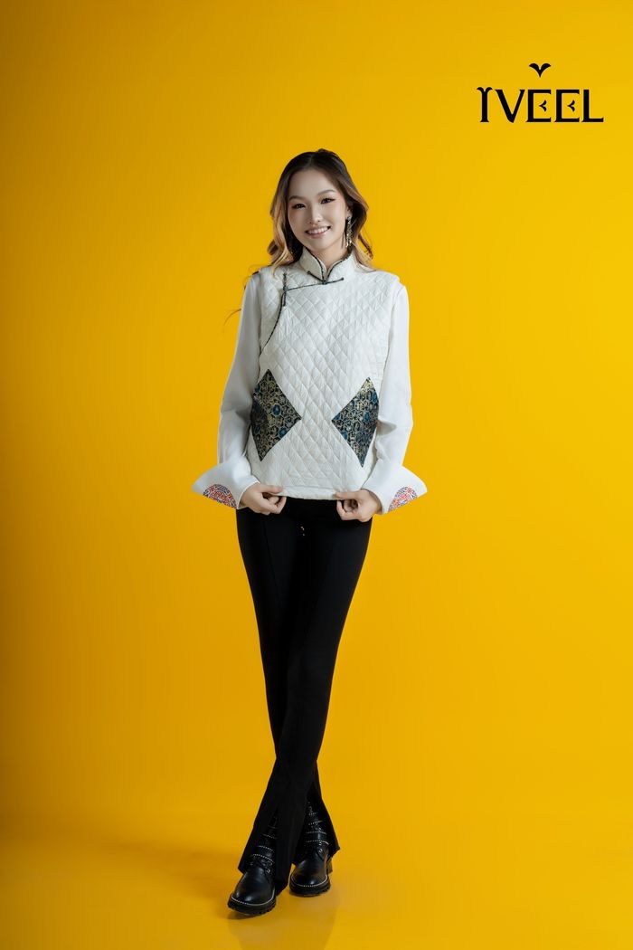 Гурвалжин халаастай ширмэл хантааз