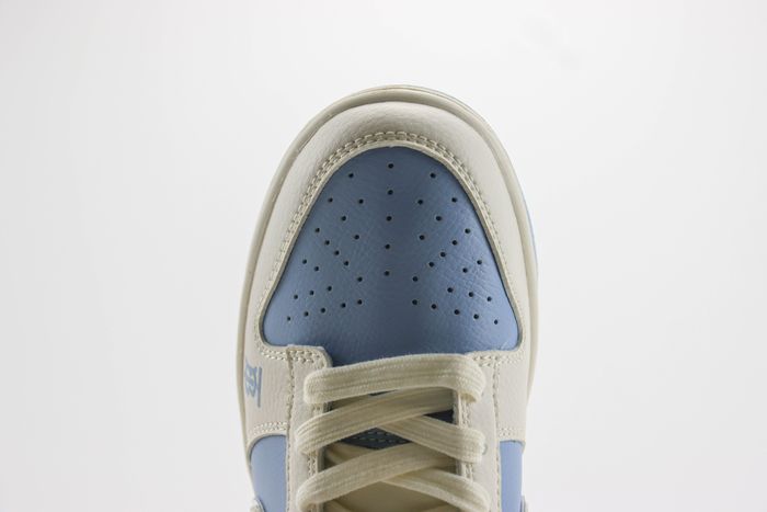 Nike SB Dunk Low x BURBRRY 02