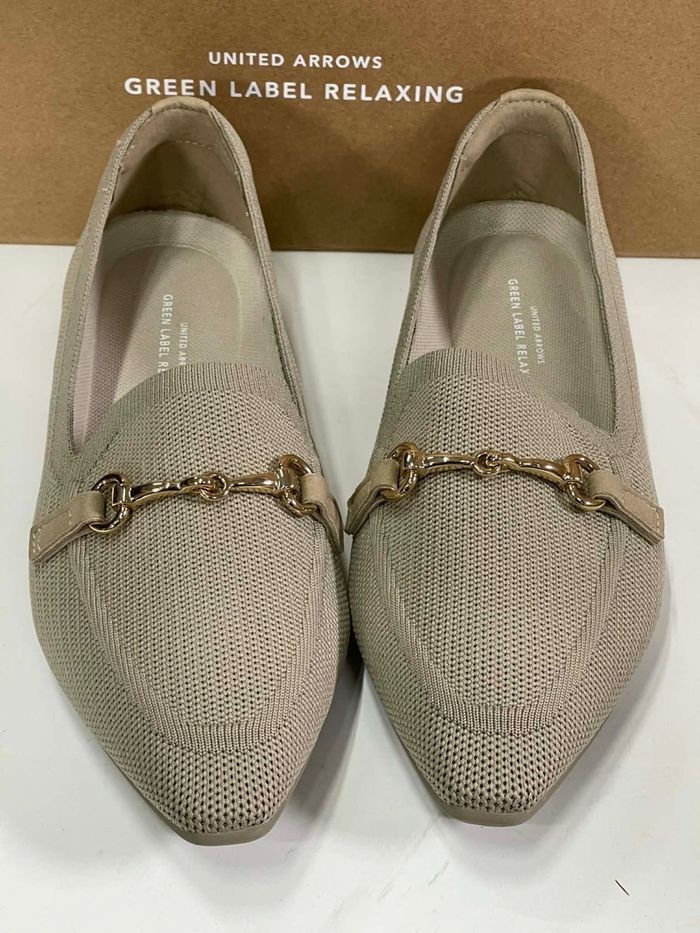 United arrow beige