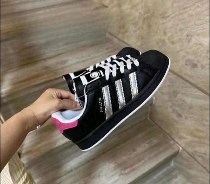 Adidas Shelltoe 