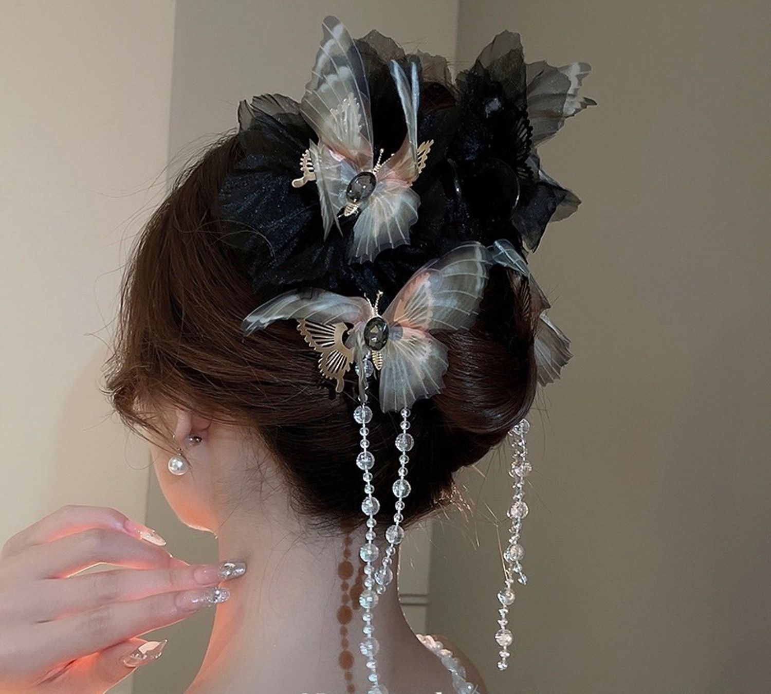 Хөдөлдөг эрвээхийтэй хавчаар