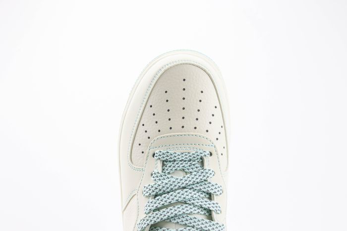 Nike Air Force 1 Mid x Undefeated 14