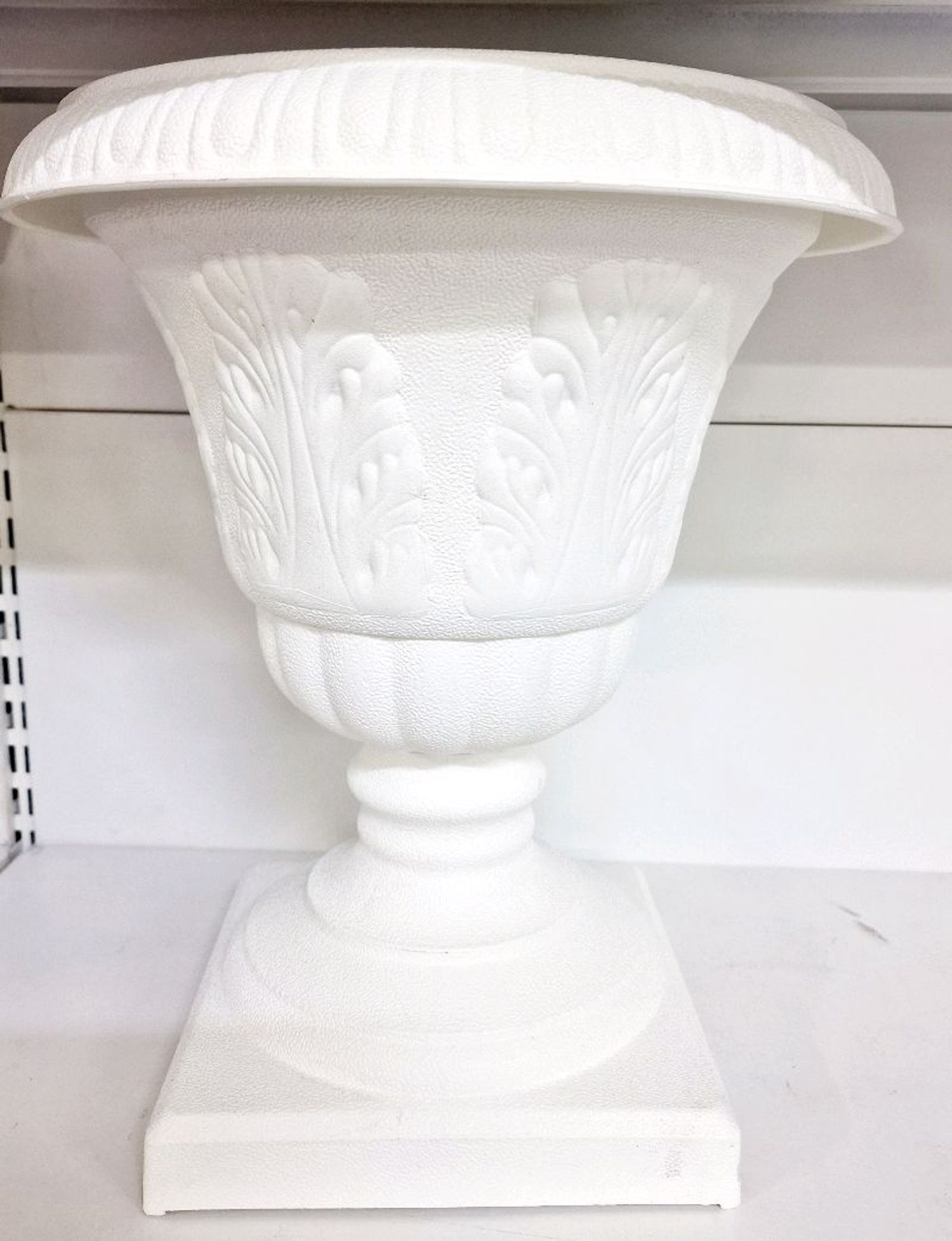 Цэцгийн сав (өндөр суурьтай)