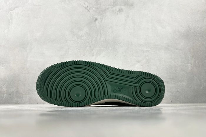 Nike Airforce 1 Low x LV 03