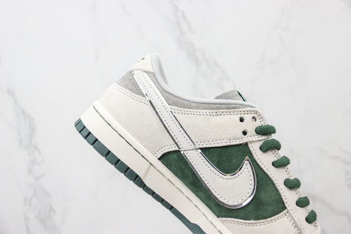 Nike Dunk Low Women’s Size 9.5 Pro Green