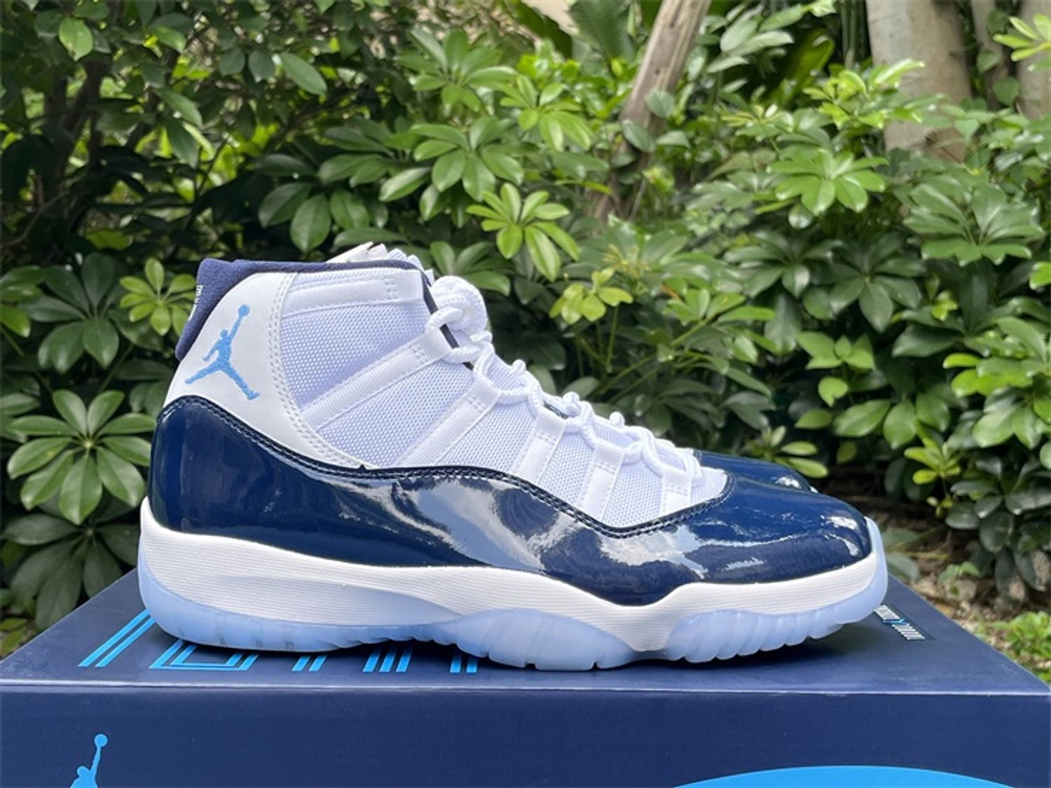 Air Jordan 11 Retro Win Like 82 