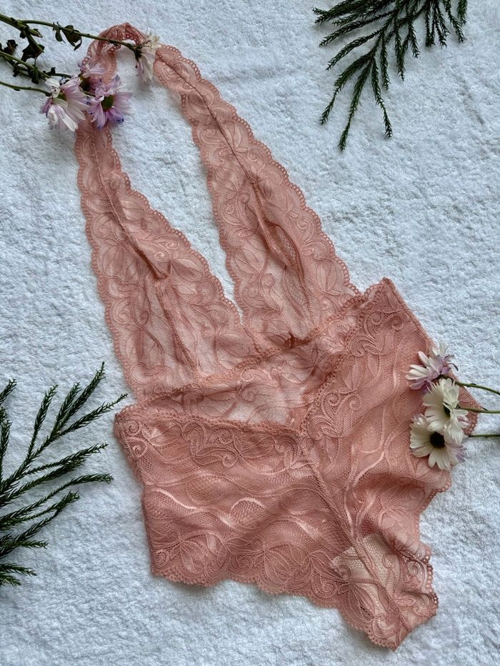 Lace body pink
