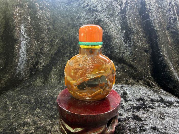 Халтар мана морь сийлбэртэй
