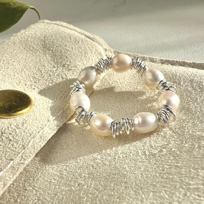 Байгалийн сувд, мөнгөн бөгж