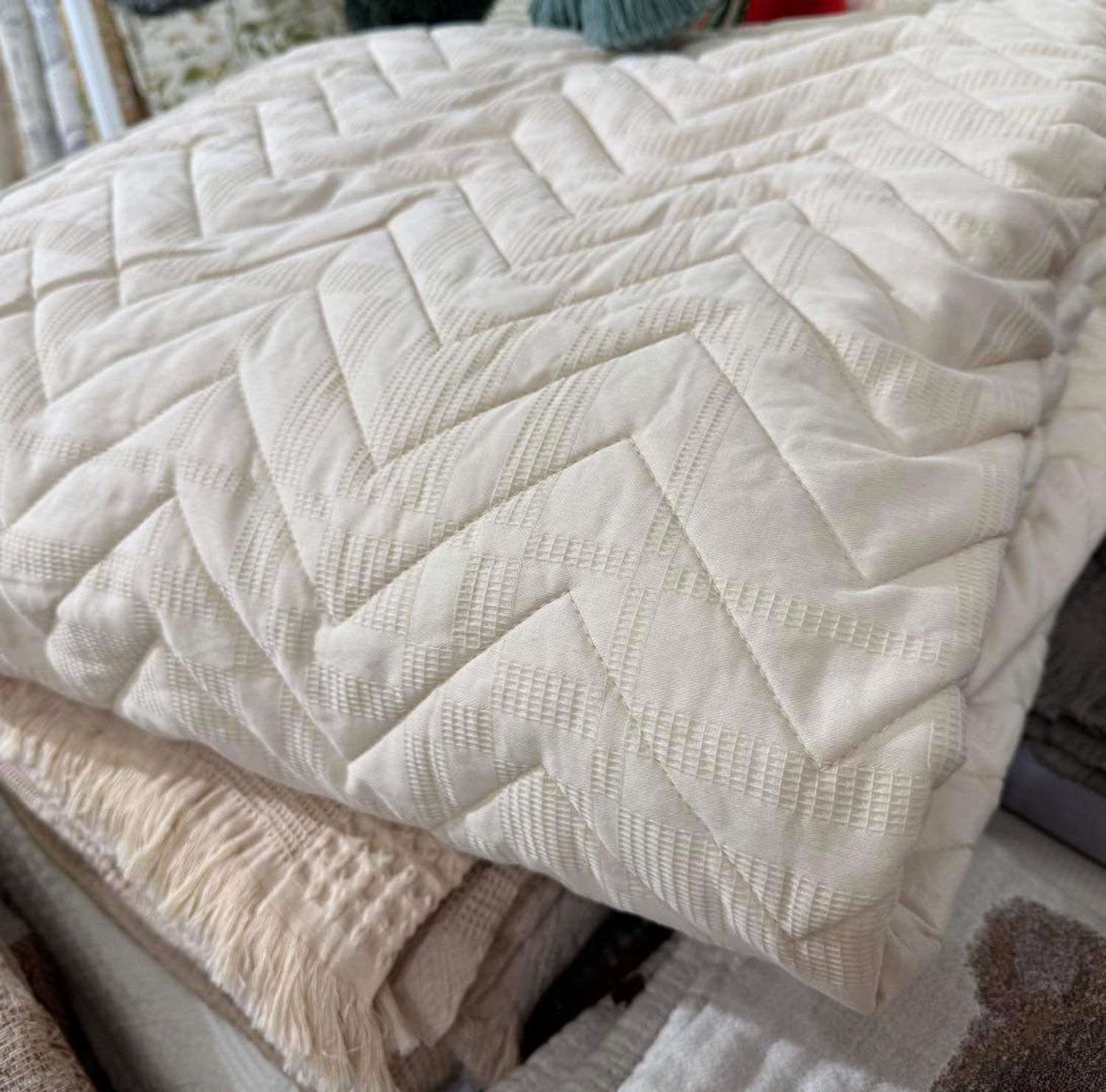 Сайн чанарын материалтай зузаавтар матрассны углаа