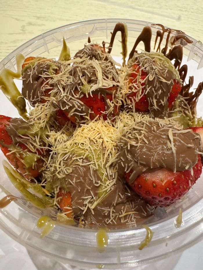 Дубай шоколадтай гүзээлзгэнэ