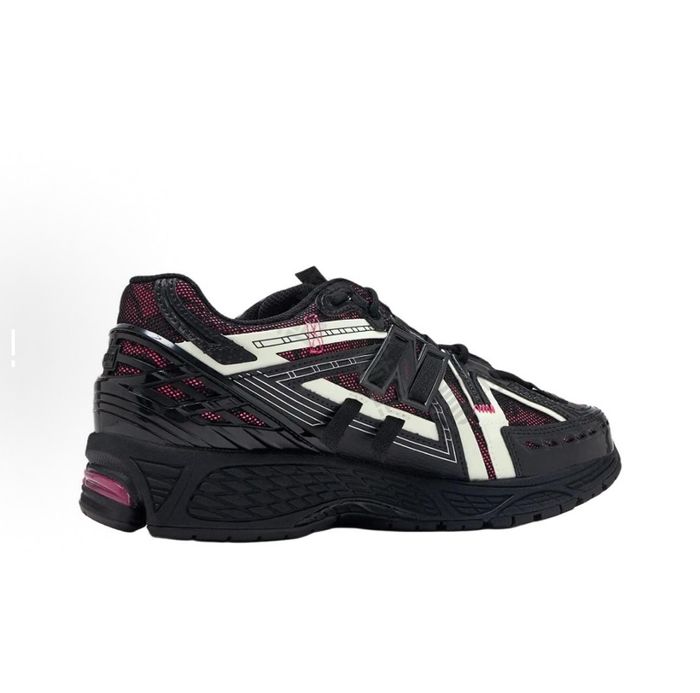 NB 1906 ' Black Dragon Berry '