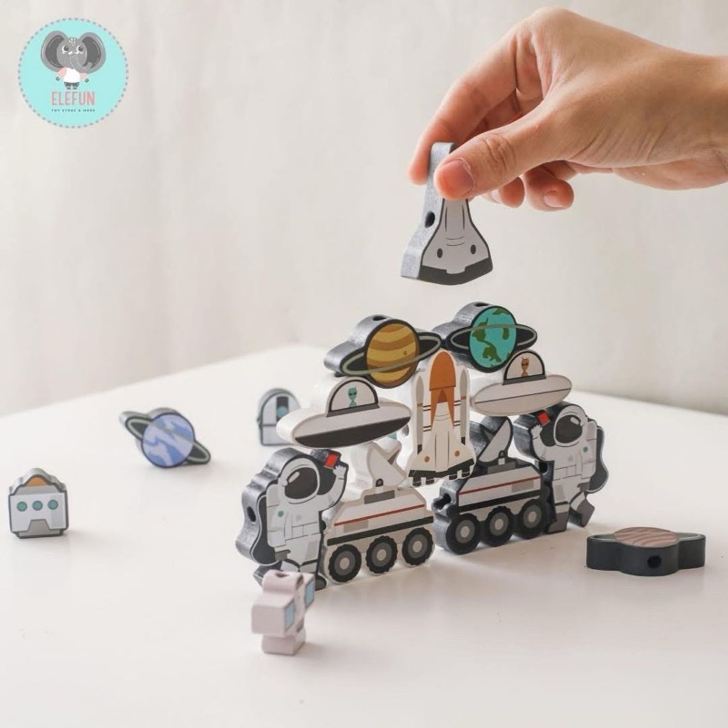 Тэнцвэрийн тоглоом-Огторгуй