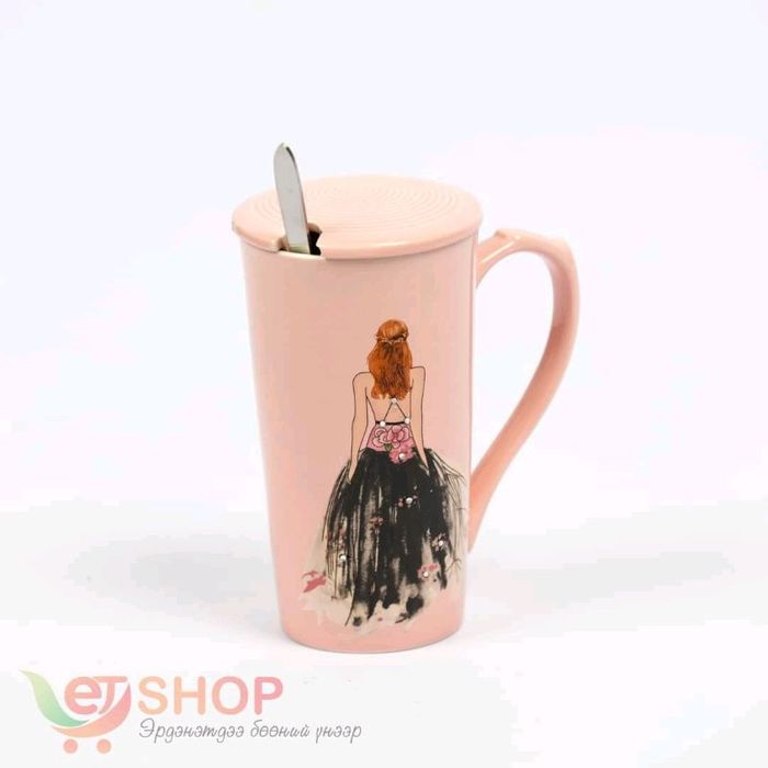 Тагтай сэнжтэй шаазан аяга