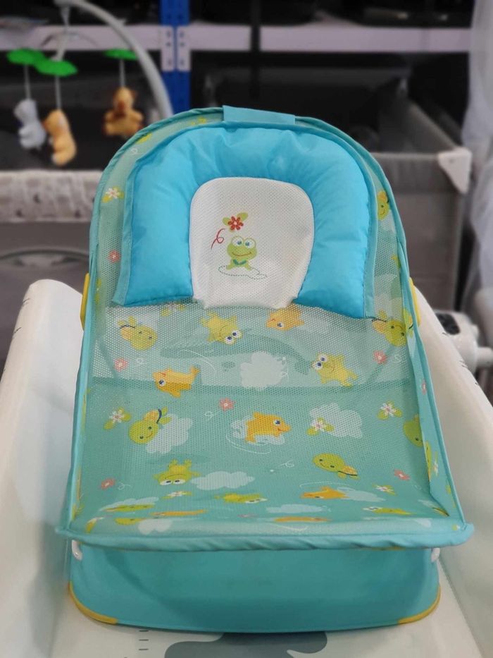 Deluxe baby bather 