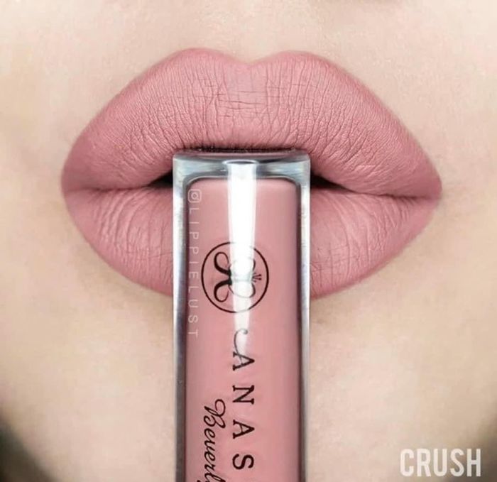 Anastasia Beverly Hills Liquid matte “ Crush “ 