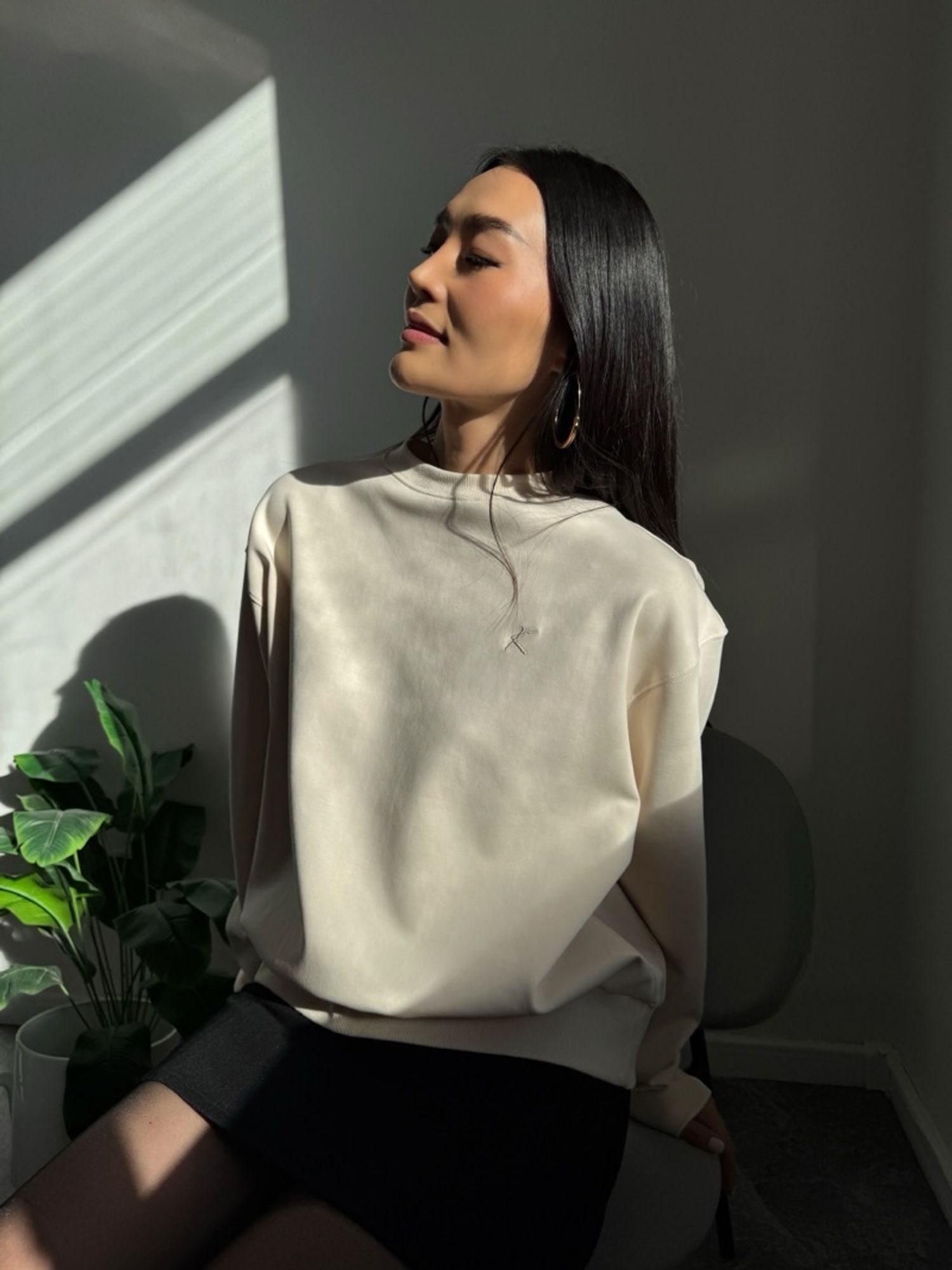 Creamy beige sweatshirt