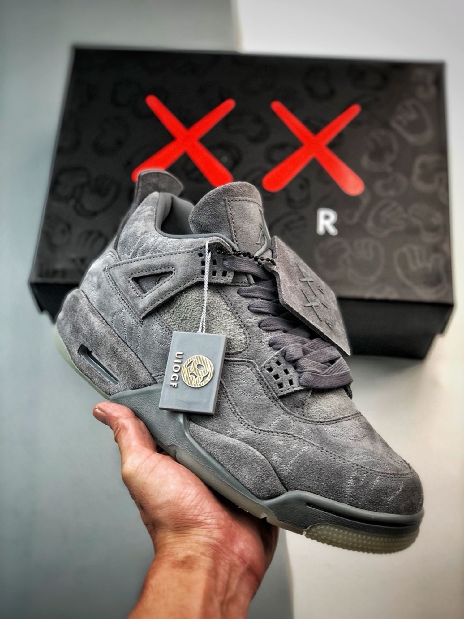 Kaws x Air Jordan 4 Retro