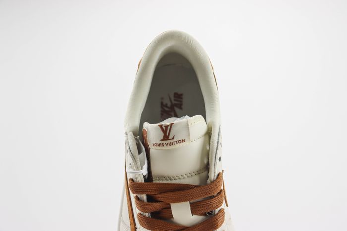 Travis Scott x Air Jordan 1 (14)