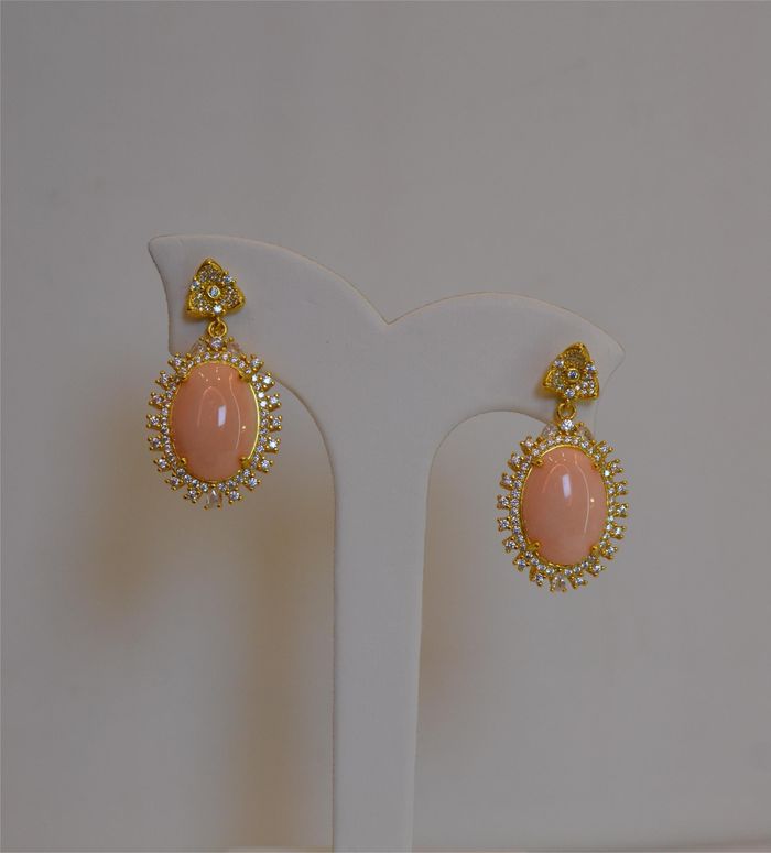 ягаан шүрэн ээмэг