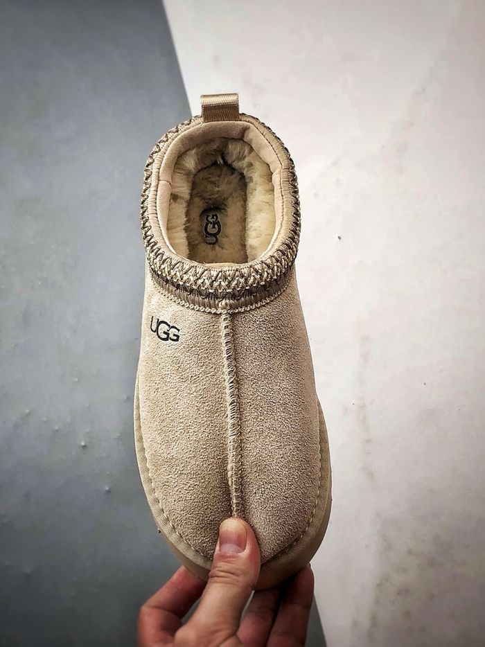 UGG Tazz Sand