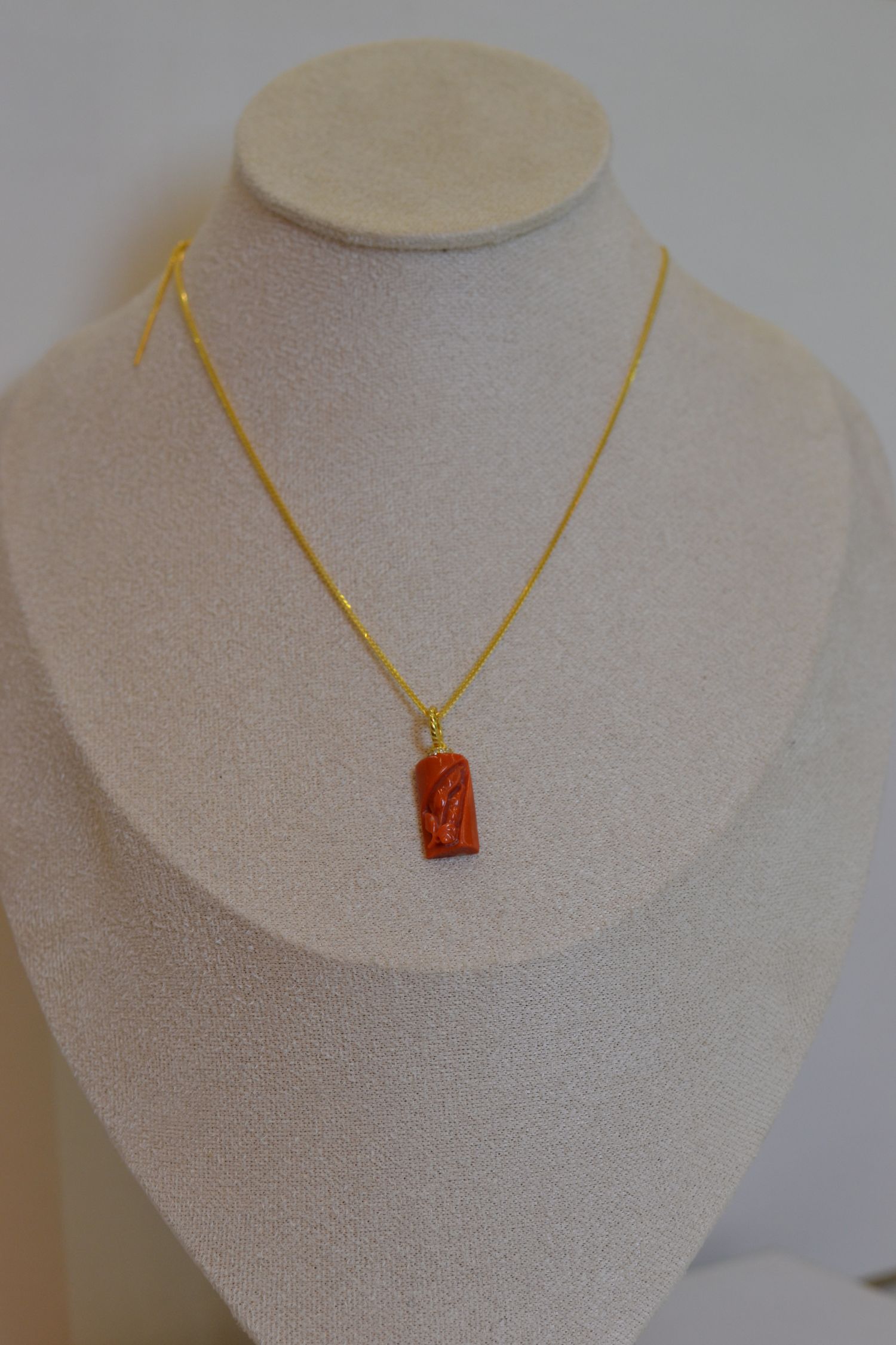 шүрэн кулон