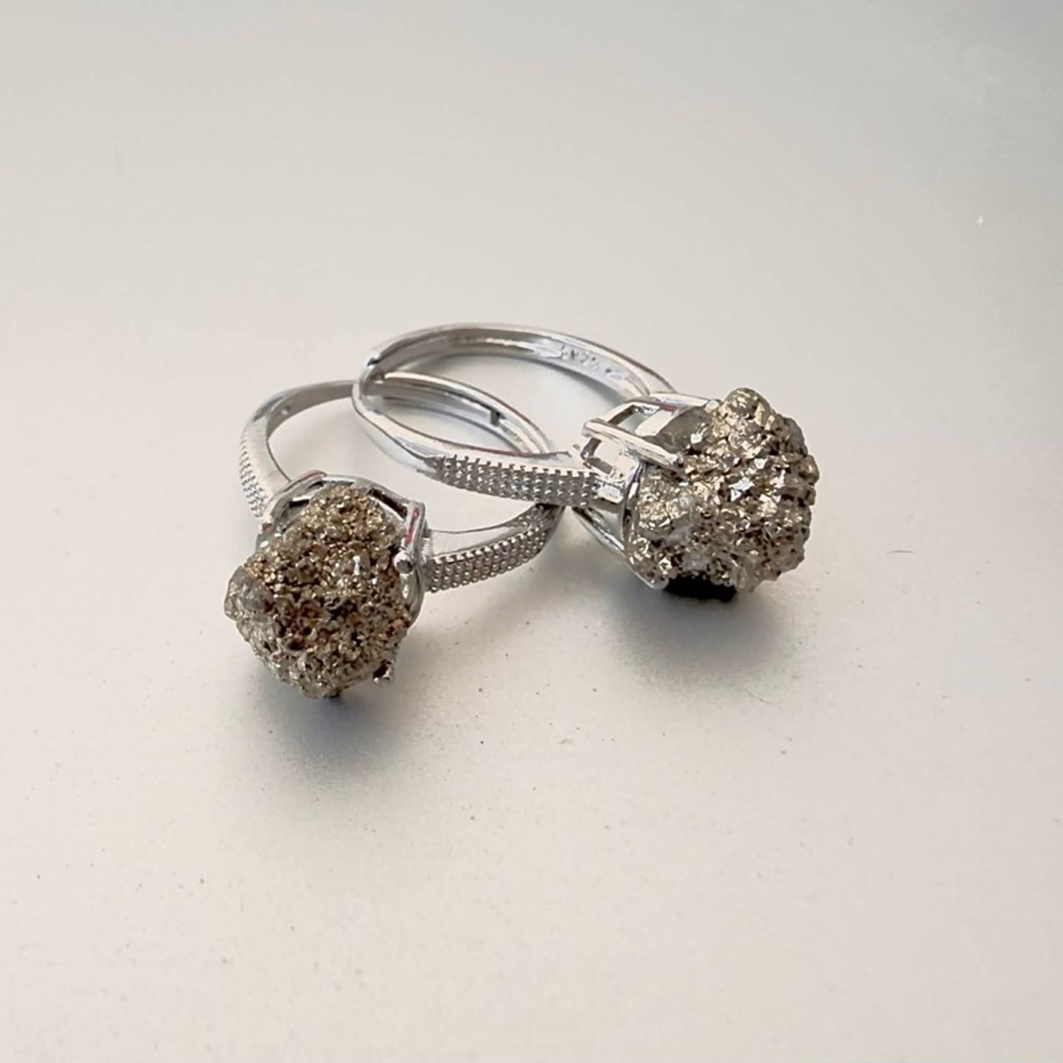 Пирит, мөнгөн бөгж