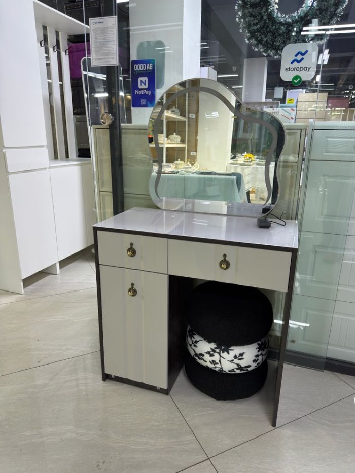 гоо сайхны ширээ 