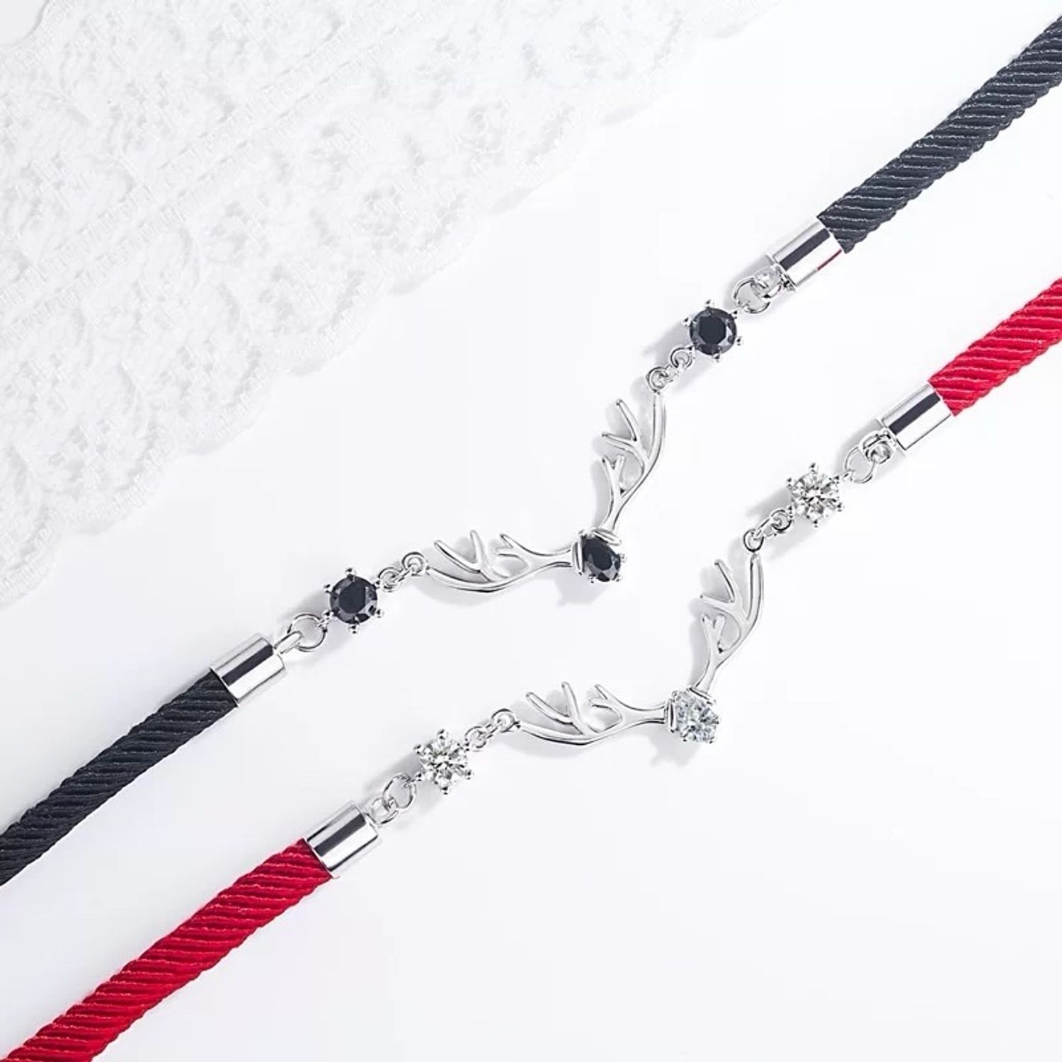 Мөнгөн хос бугуйвч