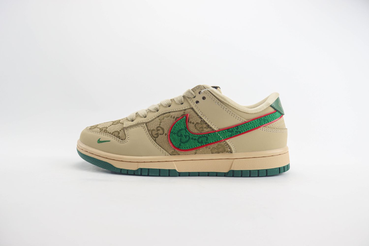 Nike SB Dunk Low x Gucci 37