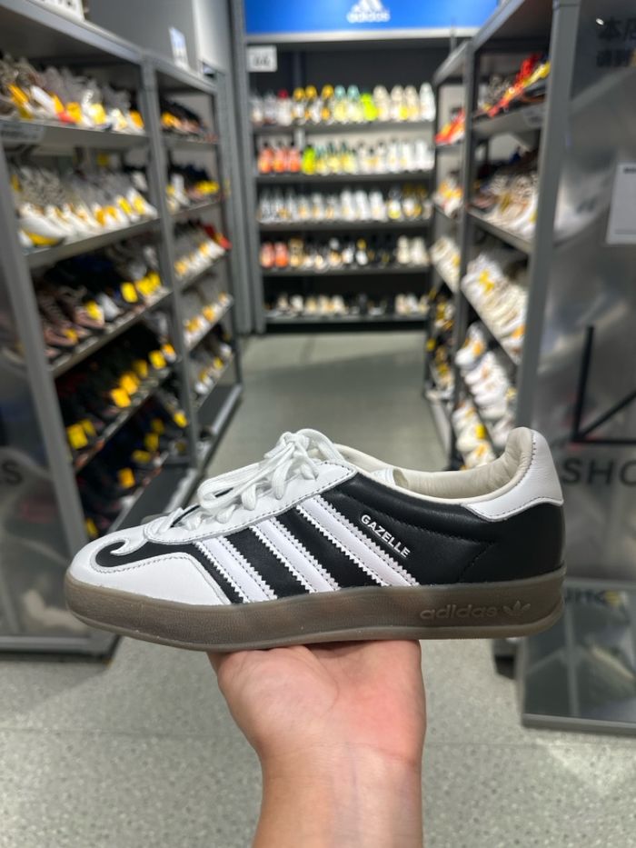 ADIDAS Гутал