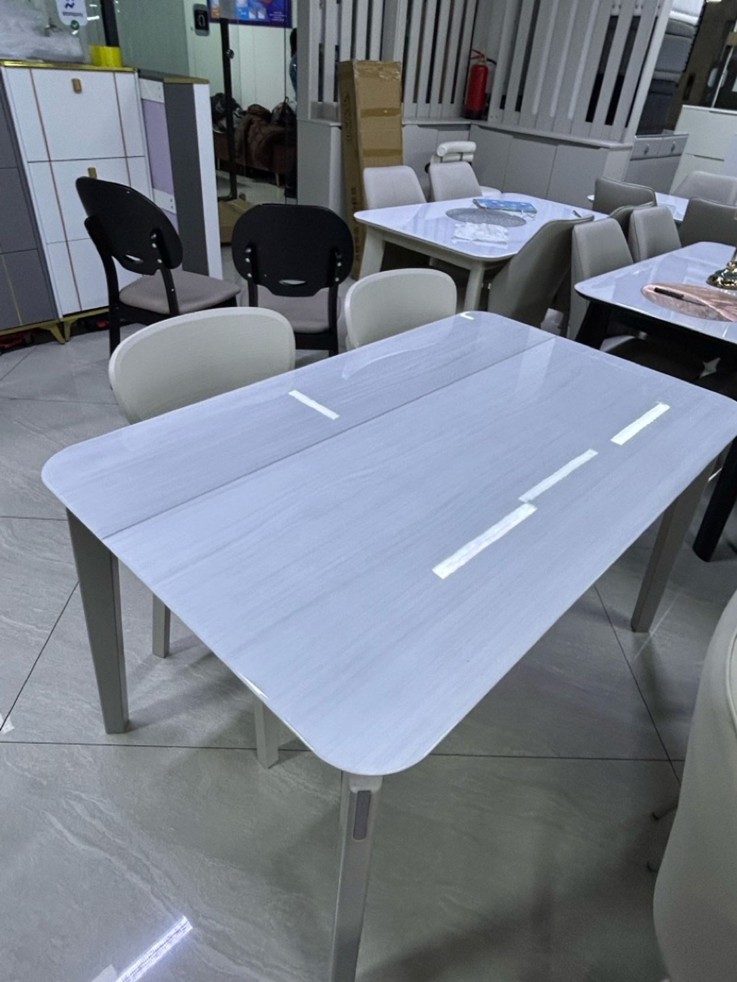 Хоолны ширээ модон сандалтай 2