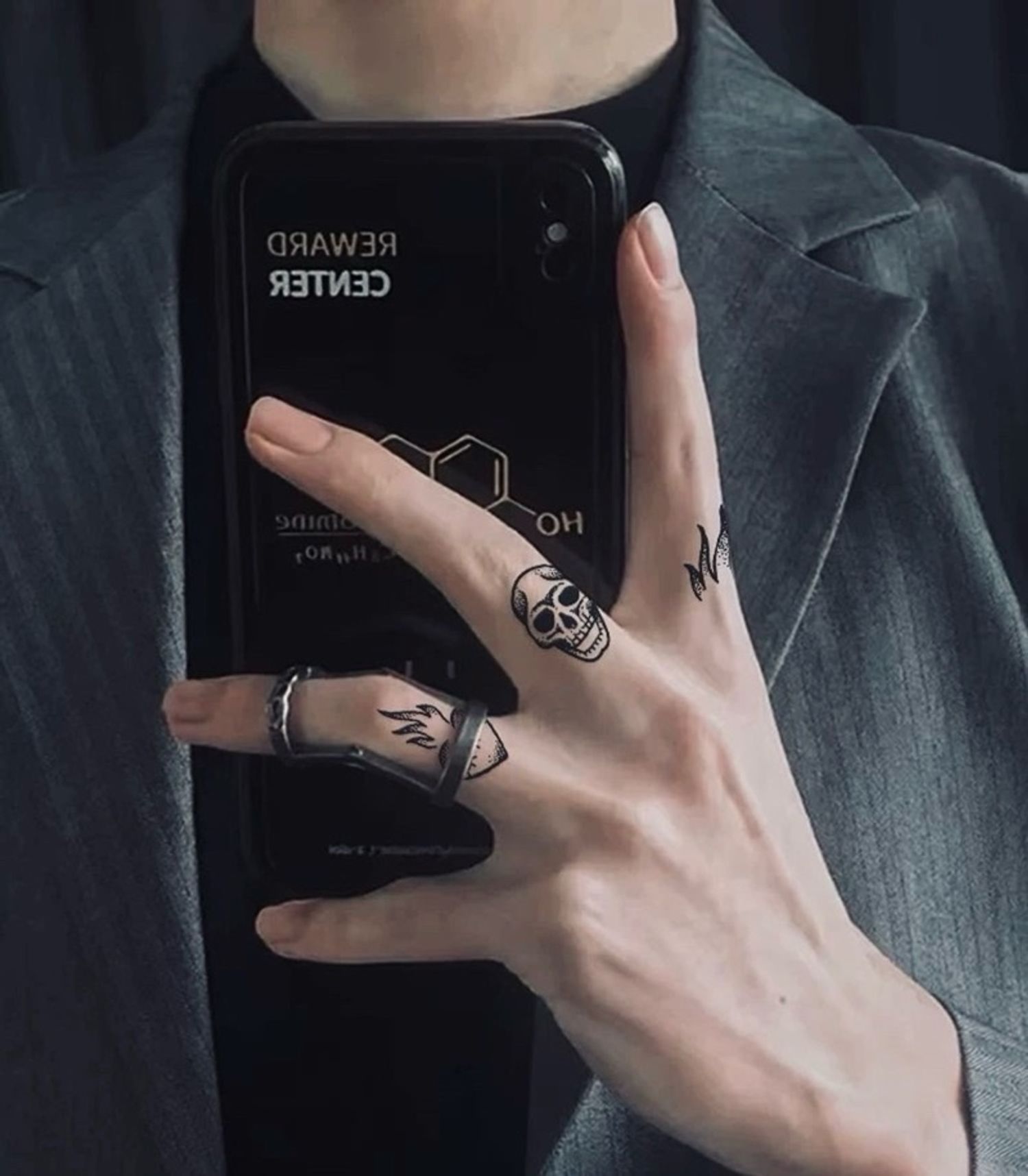 Toon finger Усан шивээс