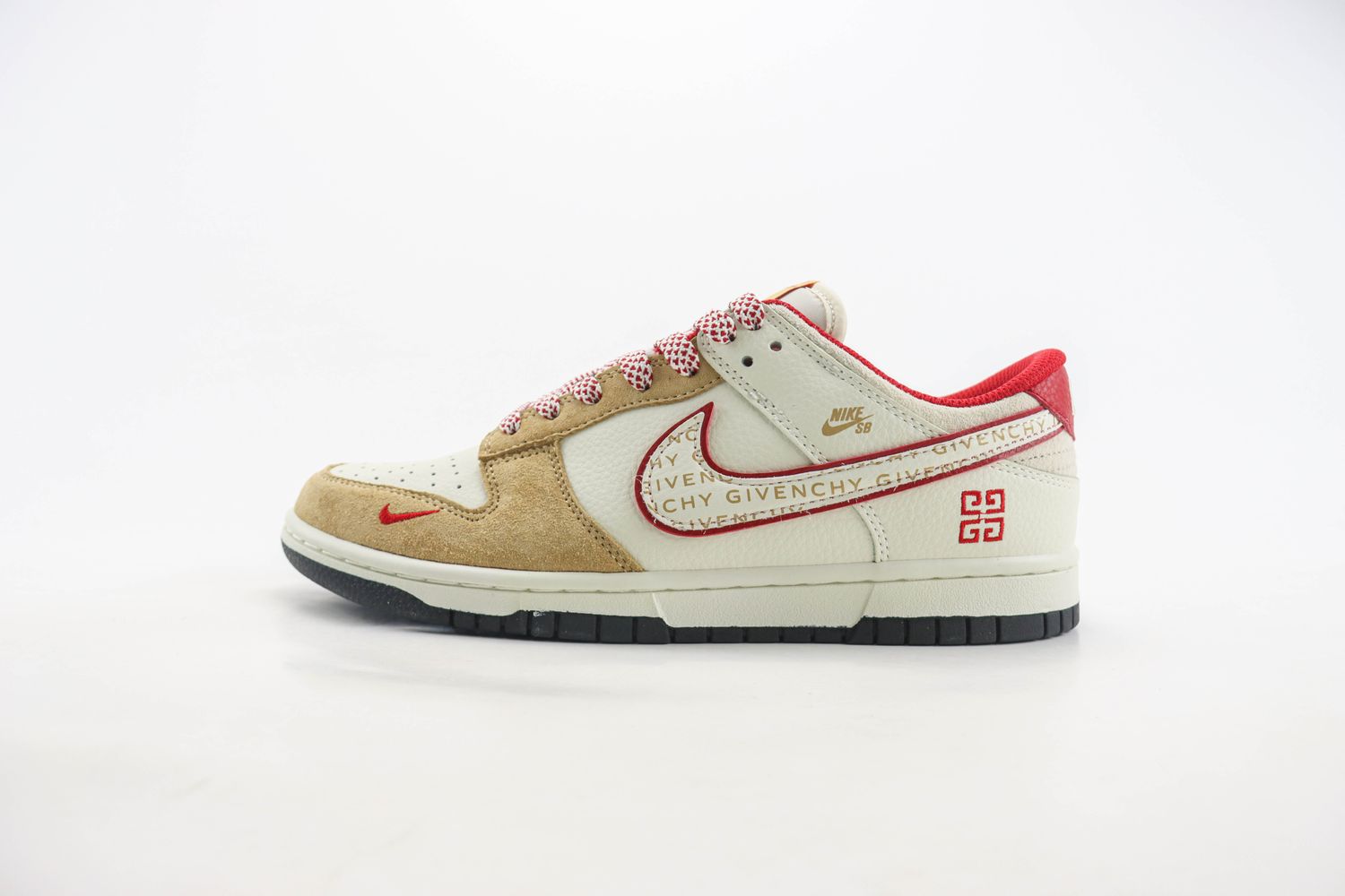  Nike SB Dunk Low x GIVENCH 01