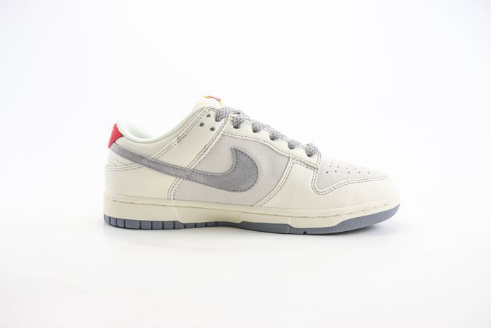 Nike SB Dunk Low x supreme 03