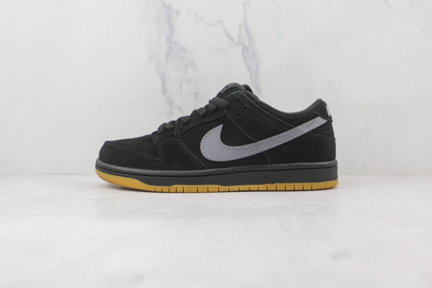 Nike SB Dunk Low Pro Skate Shoe