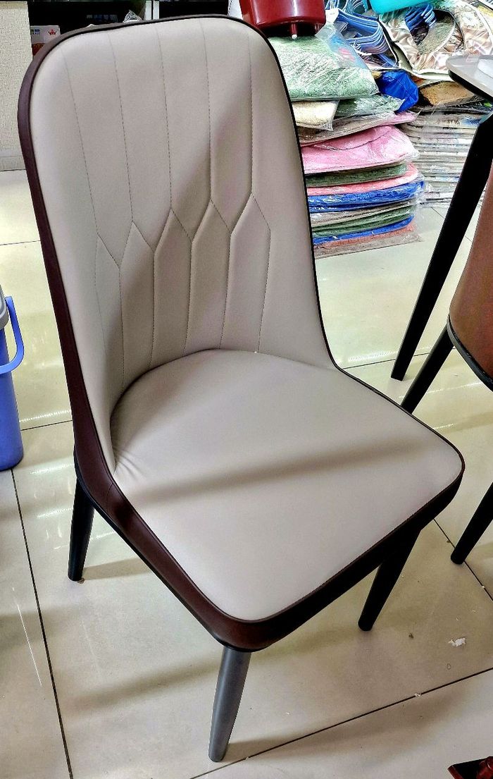 Сандал (бор цагаантай)