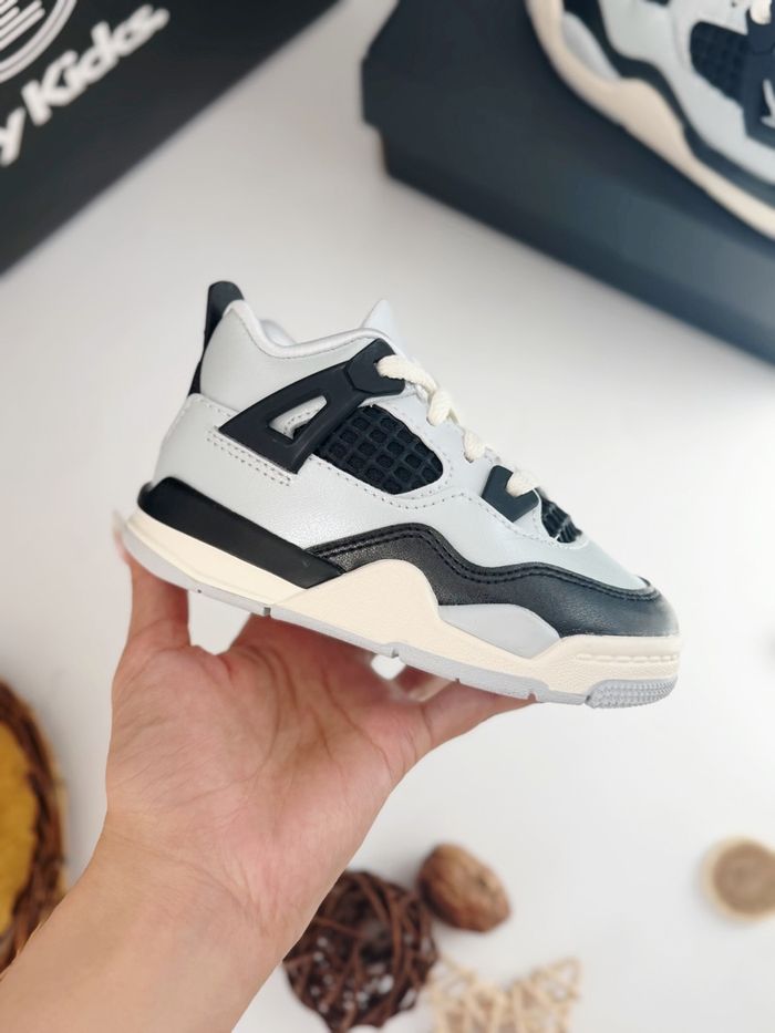Air Jordan 4 Navy Blue