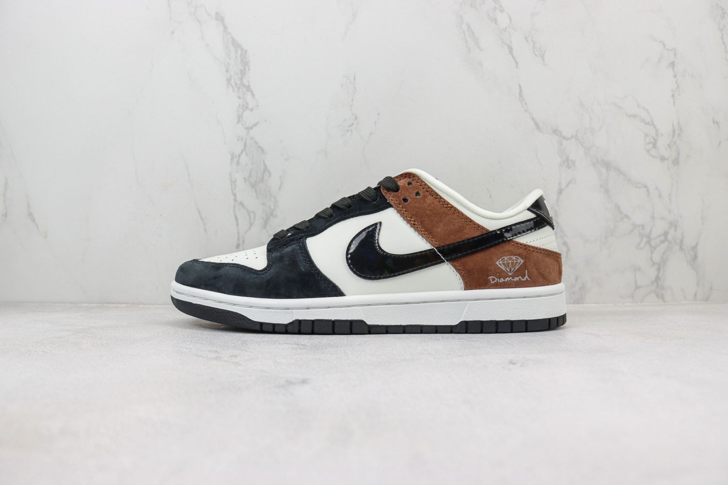 Nike SB Dunk Low Brown White Black 